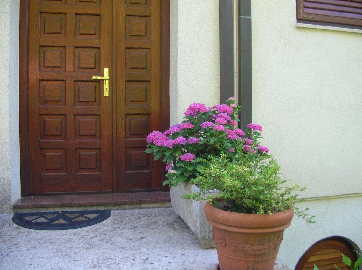 Vacation Home Lucija Slatina  외부 사진